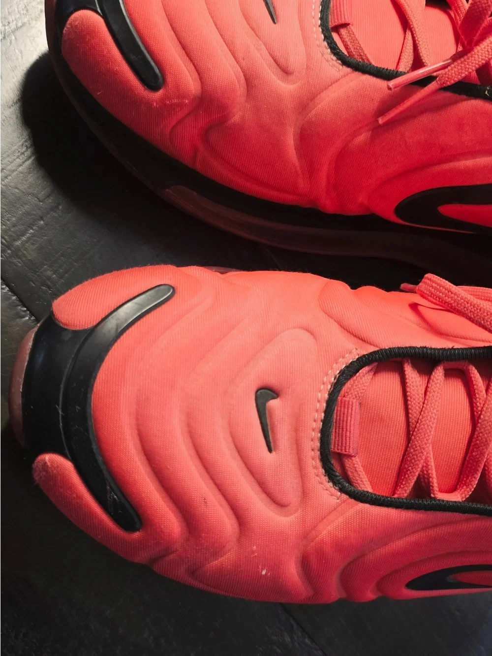 Nike Air Max 720 Red and Black Athletic Sneakers